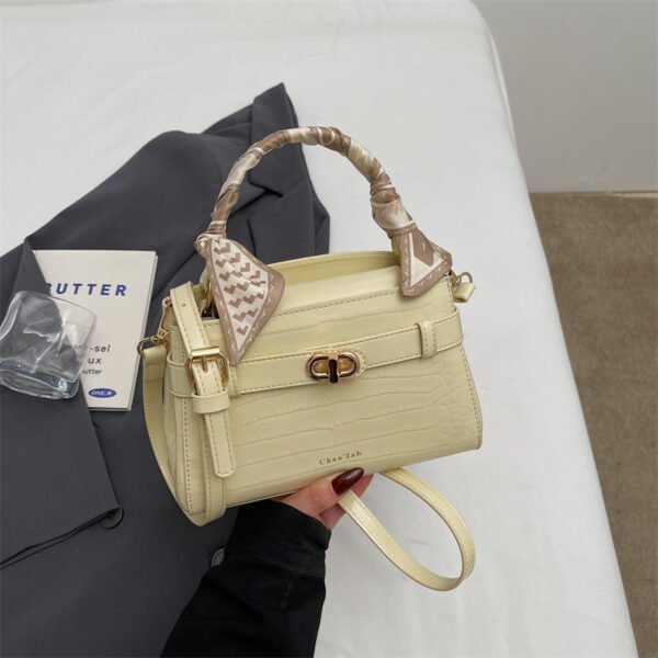 Women Hand Bag YYJC1102 Price: 34RMB - Image 3