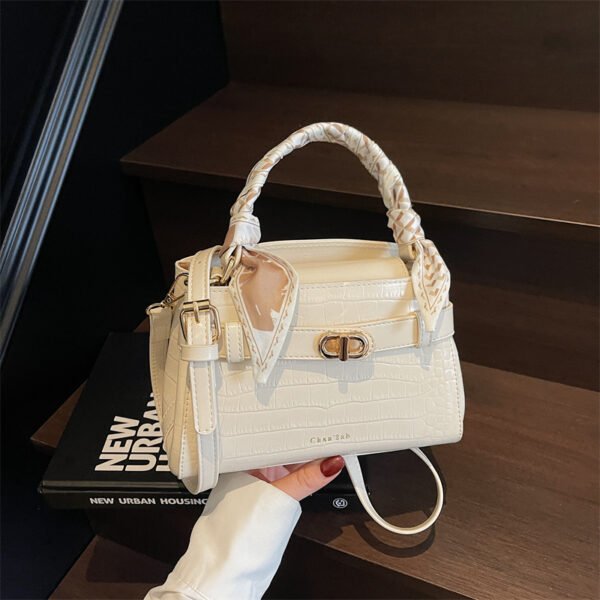 Women Hand Bag YYJC1102 Price: 34RMB - Image 4