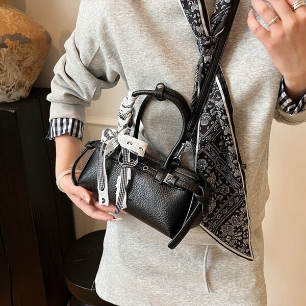 Women Hand Bag YYJC1105 Price: 36RMB - Image 6