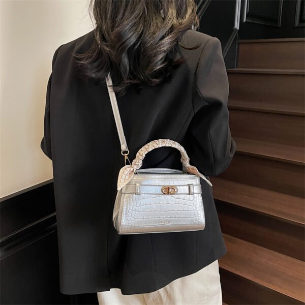 Women Hand Bag YYJC1102 Price: 34RMB - Image 7
