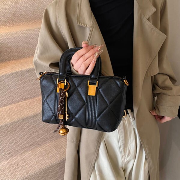 Women Hand Bag YYJC1027 Price: 37RMB - Image 7