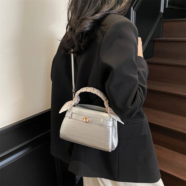 Women Hand Bag YYJC1102 Price: 34RMB - Image 8