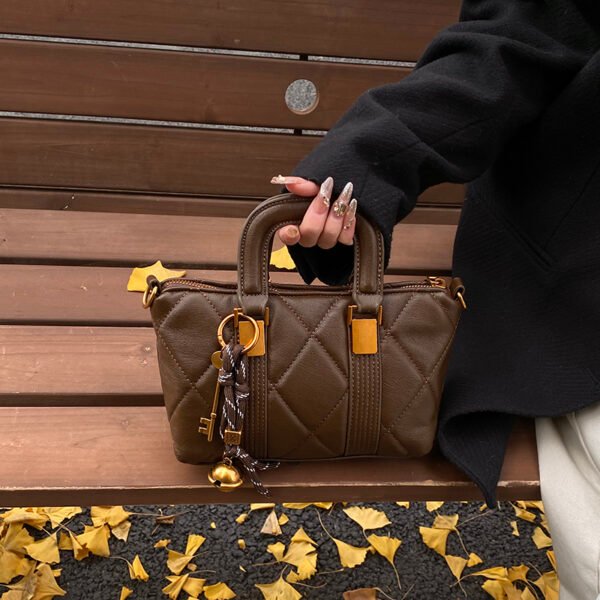 Women Hand Bag YYJC1027 Price: 37RMB - Image 10