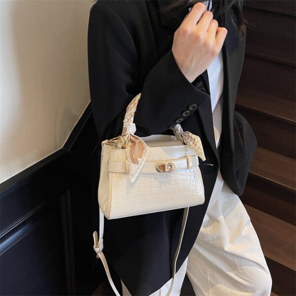 Women Hand Bag YYJC1102 Price: 34RMB - Image 11