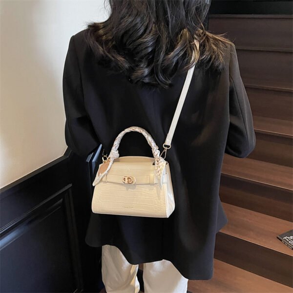 Women Hand Bag YYJC1102 Price: 34RMB - Image 12
