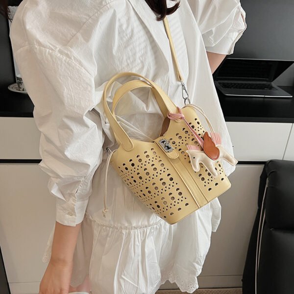Women Hand Bag YYJC1162 Price: 35RMB - Image 12
