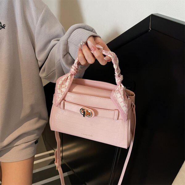 Women Hand Bag YYJC1102 Price: 34RMB - Image 13