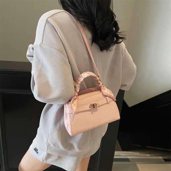 Women Hand Bag YYJC1102 Price: 34RMB - Image 14