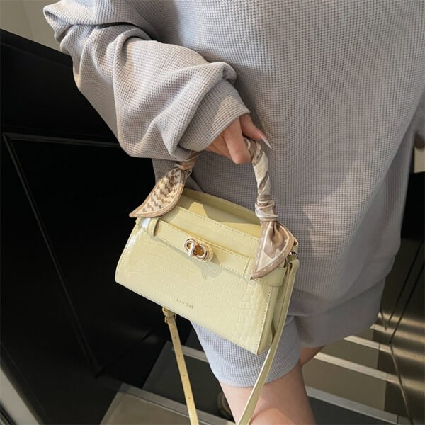 Women Hand Bag YYJC1102 Price: 34RMB - Image 15