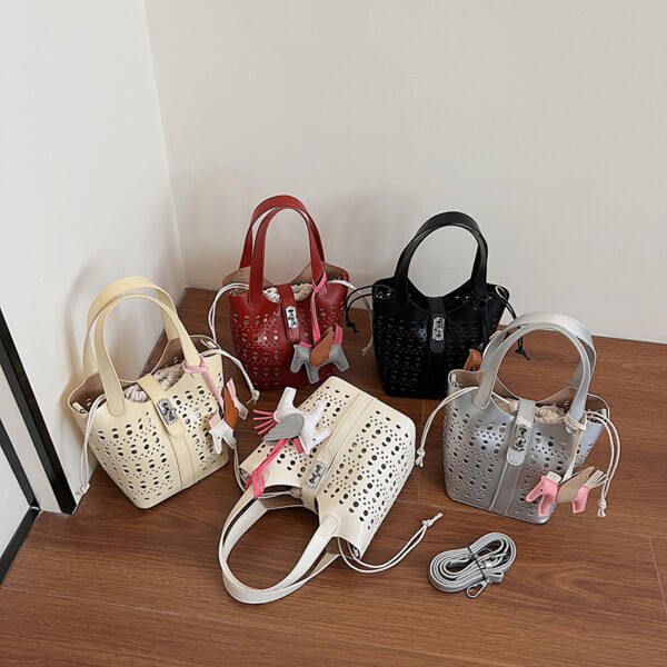 Women Hand Bag YYJC1162 Price: 35RMB - Image 18